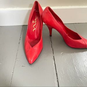 Gorgeous vintage red heels